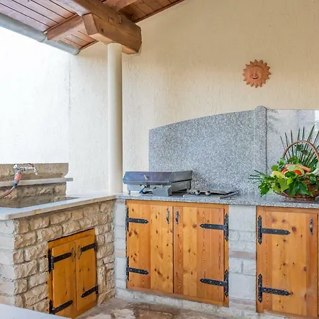 Stone House Ra Vila